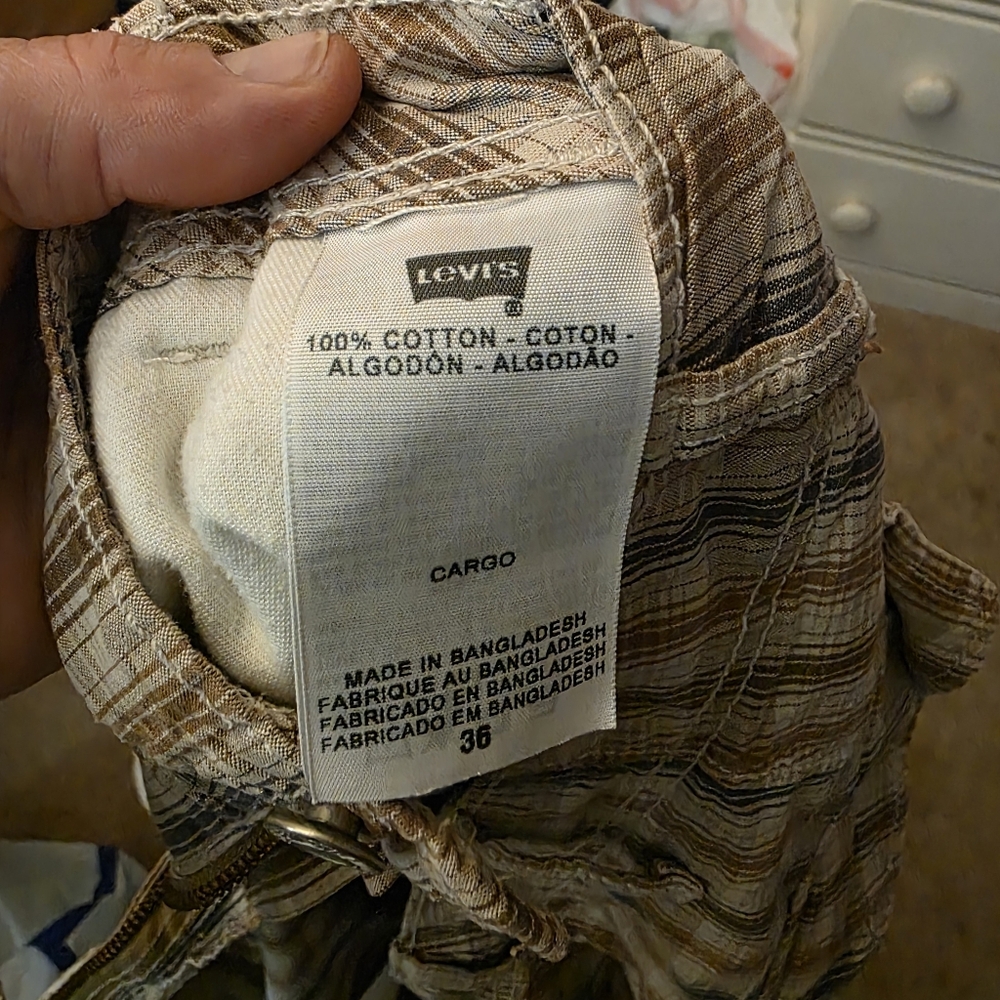 Levi's White Tab Plaid Cargo 100% Cotton Shorts Size 36 - Picture 6 of 9